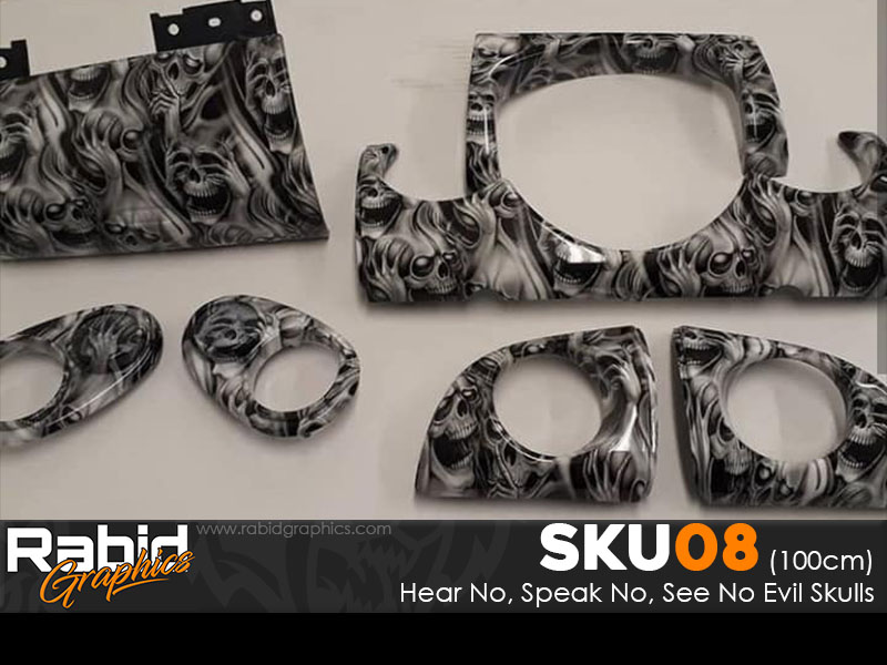 Hear No, Speak No, See No Evil Skulls (100cm)